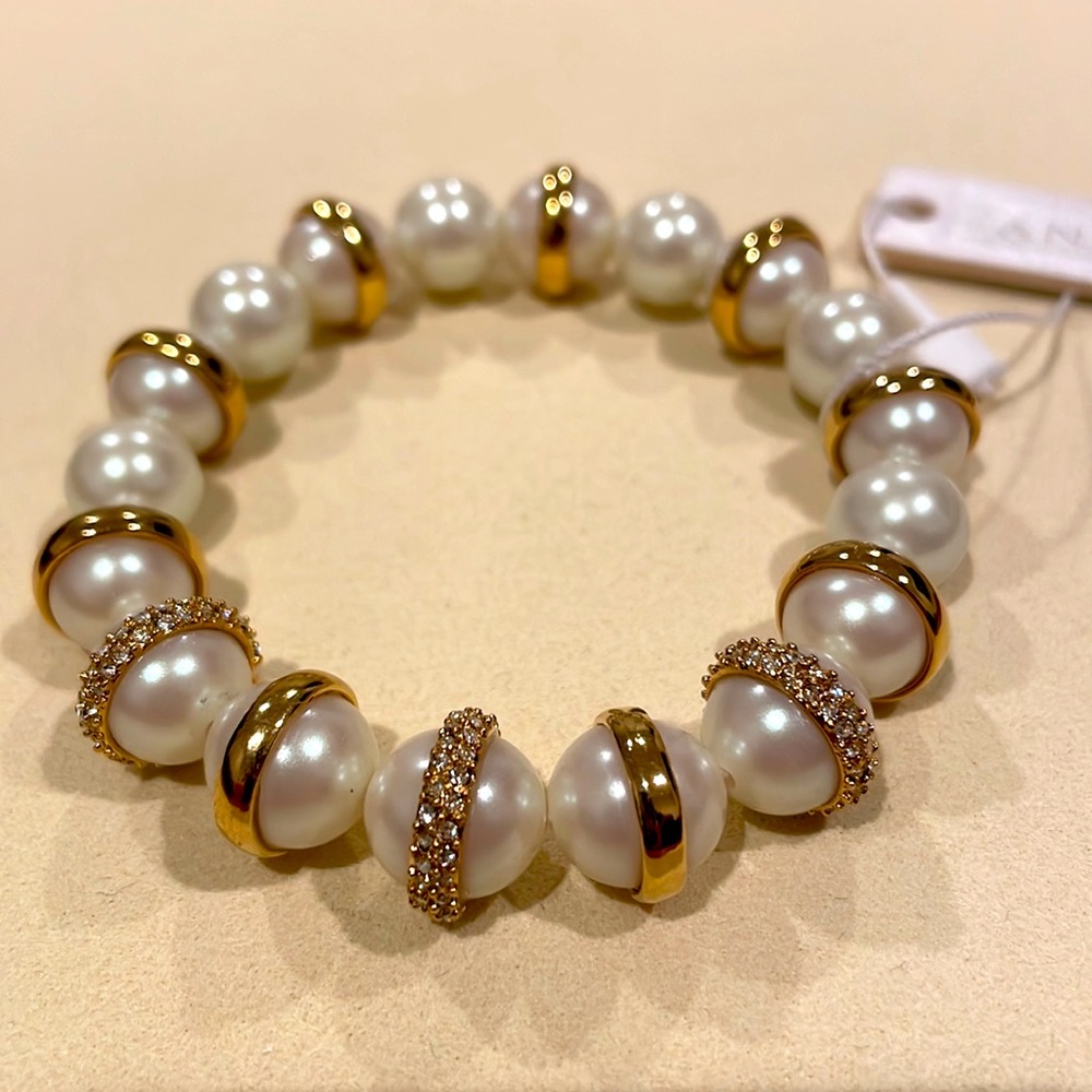 Ann Taylor Pearl and Gold Stretch Bracelet NWT